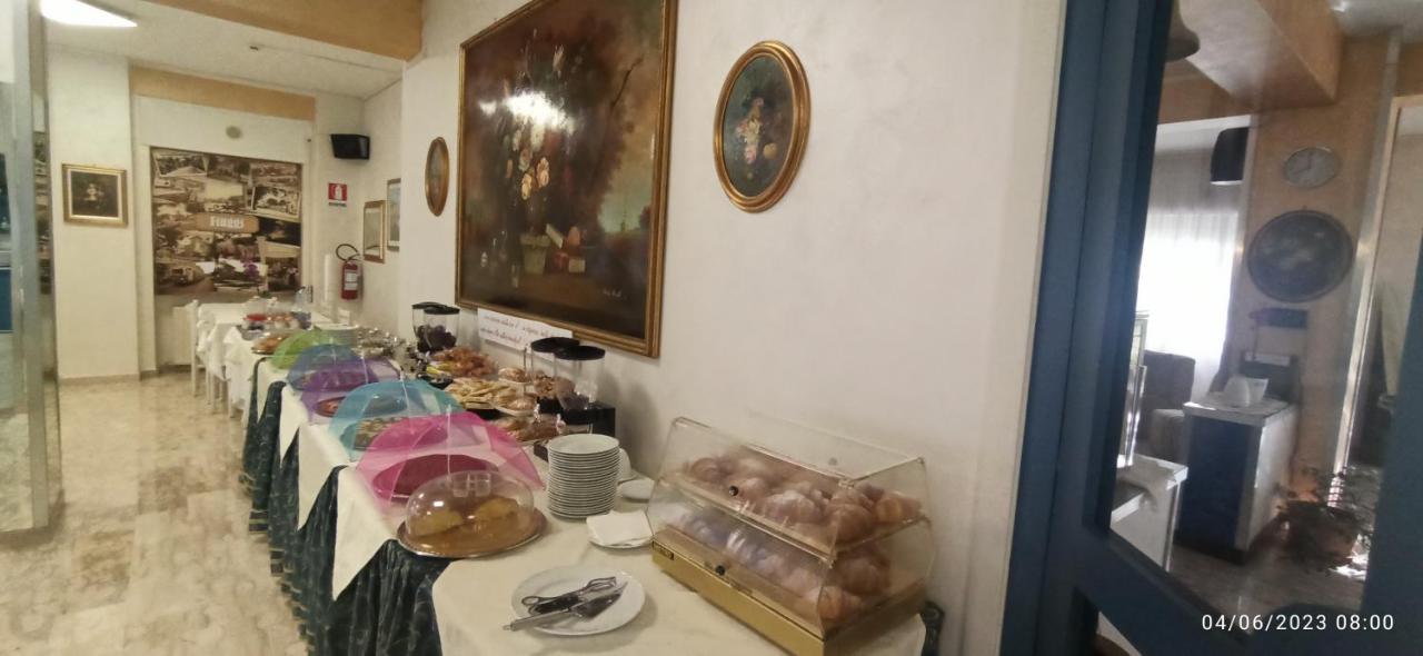 King Hotel Fiuggi Bagian luar foto