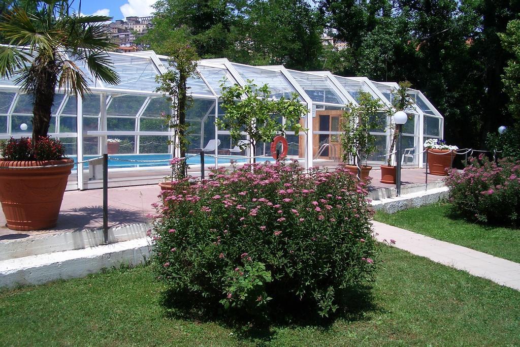 King Hotel Fiuggi Bagian luar foto