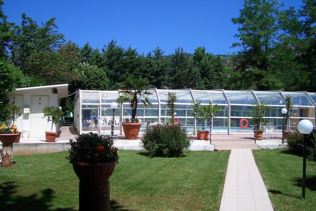 King Hotel Fiuggi Bagian luar foto