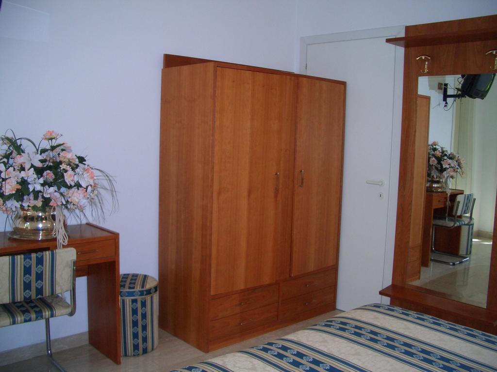 King Hotel Fiuggi Bagian luar foto