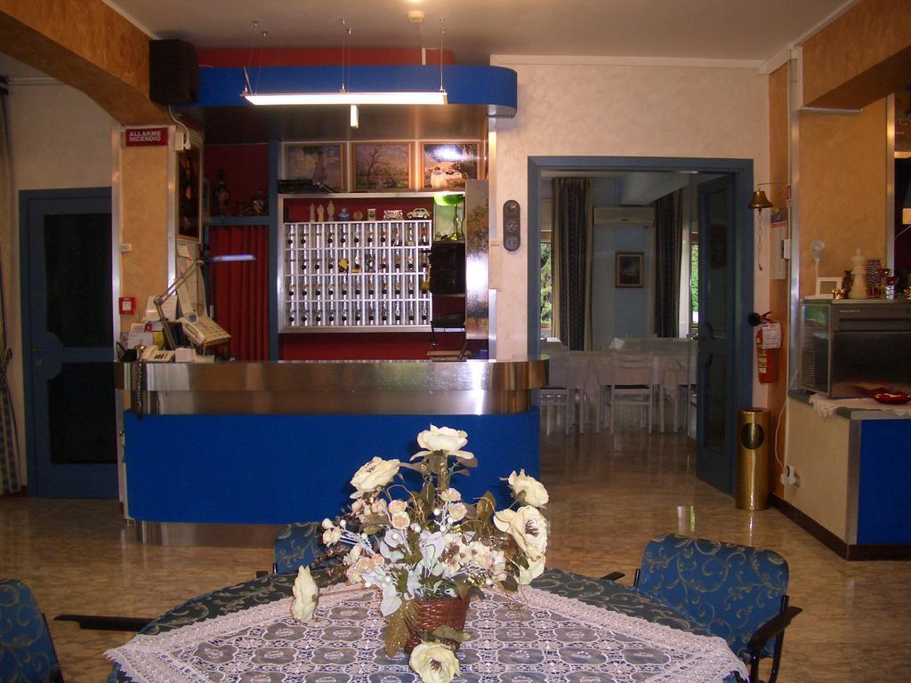 King Hotel Fiuggi Bagian luar foto