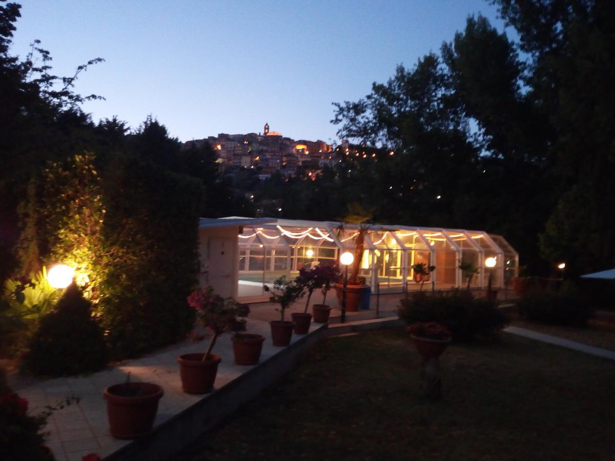 King Hotel Fiuggi Bagian luar foto