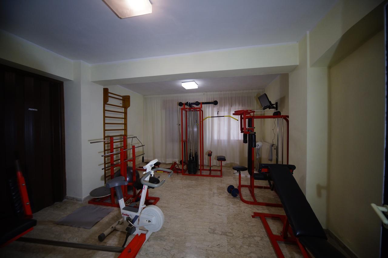 King Hotel Fiuggi Bagian luar foto