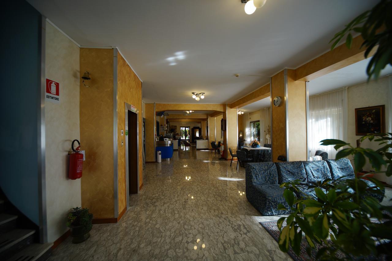 King Hotel Fiuggi Bagian luar foto