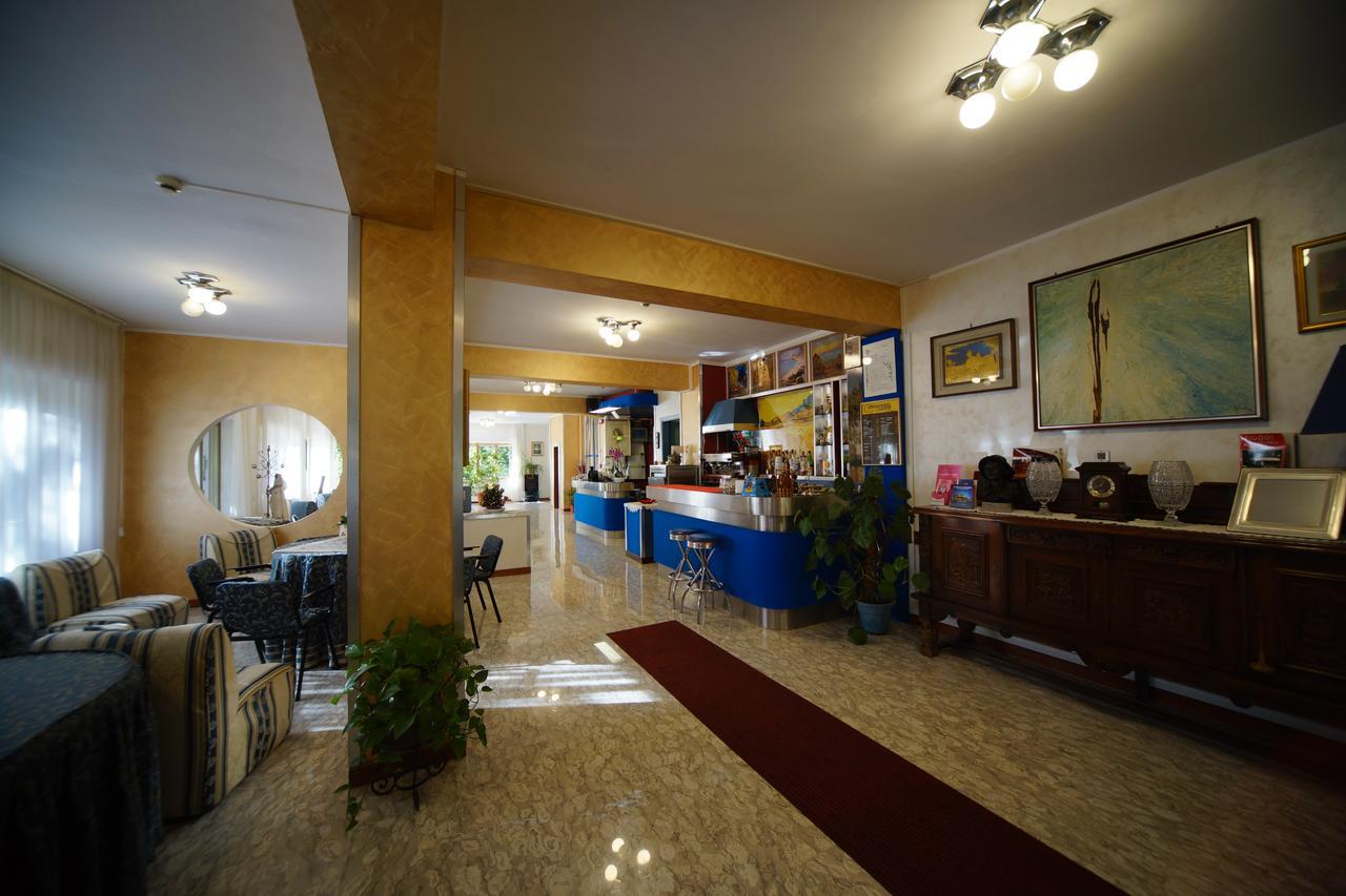 King Hotel Fiuggi Bagian luar foto