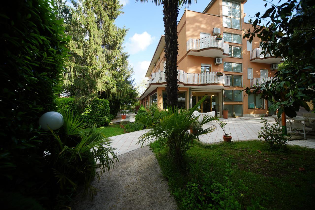 King Hotel Fiuggi Bagian luar foto