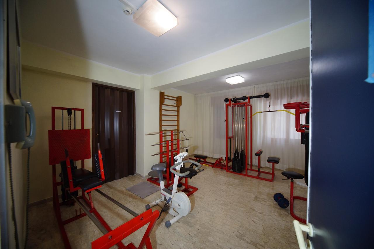 King Hotel Fiuggi Bagian luar foto
