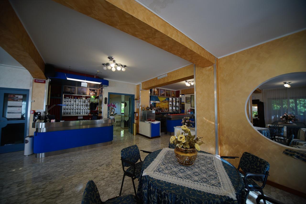 King Hotel Fiuggi Bagian luar foto