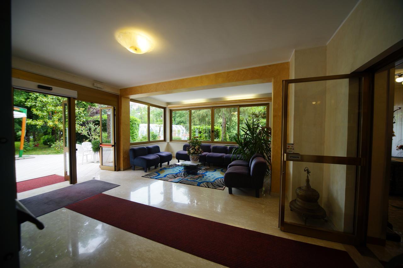 King Hotel Fiuggi Bagian luar foto